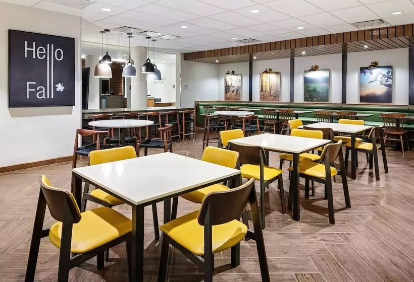 Hotelli Fairfield Inn & Suites By Marriott Queensbury Glens Falls/lake George