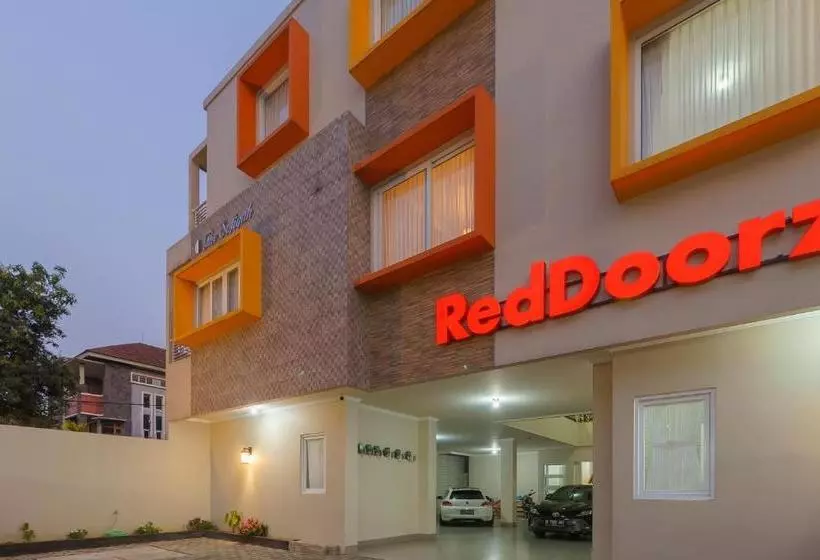 ペンション Reddoorz Near Taman Makam Pahlawan Cikutra