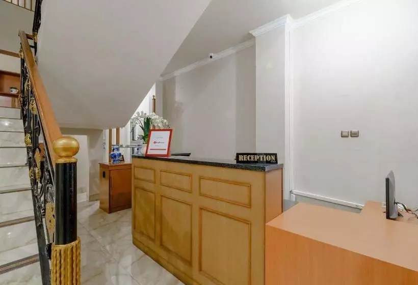 ペンション Reddoorz Near Taman Makam Pahlawan Cikutra