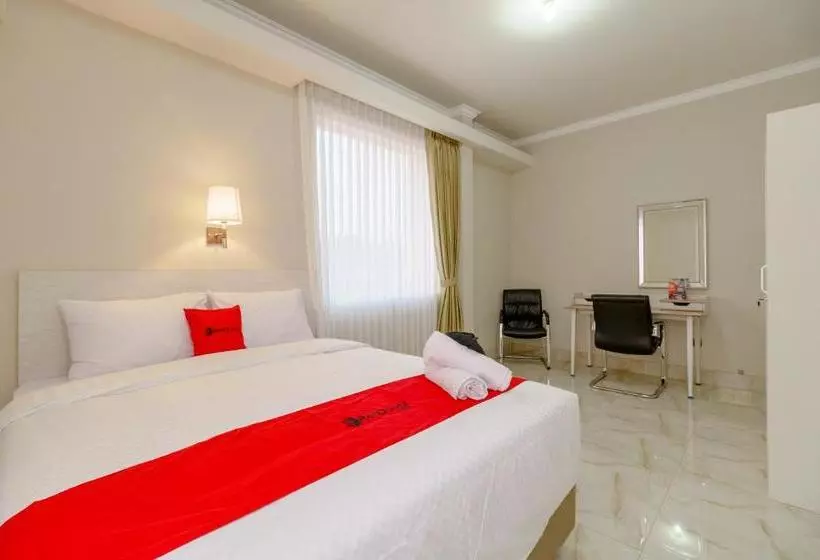 ペンション Reddoorz Near Taman Makam Pahlawan Cikutra