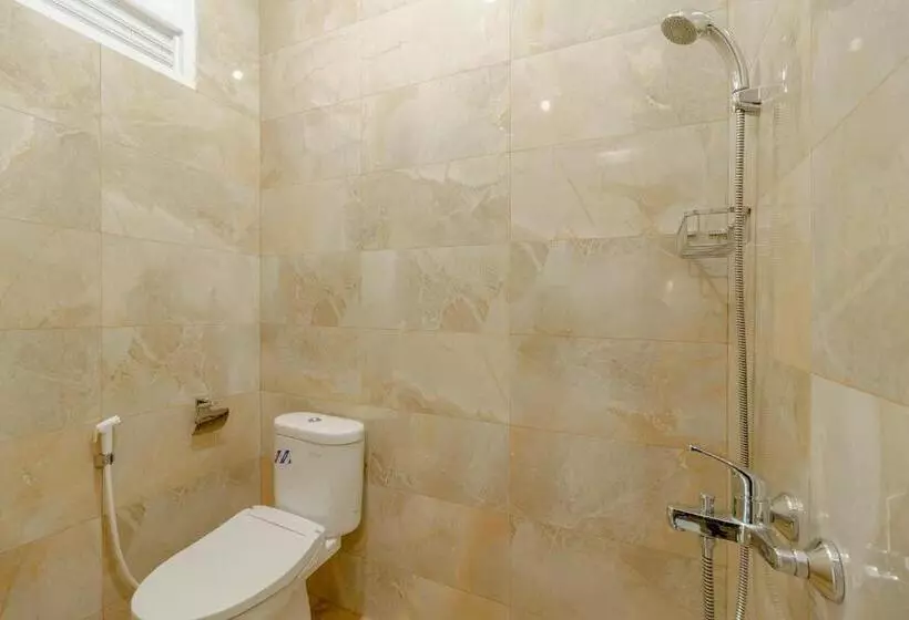 ペンション Reddoorz Near Taman Makam Pahlawan Cikutra