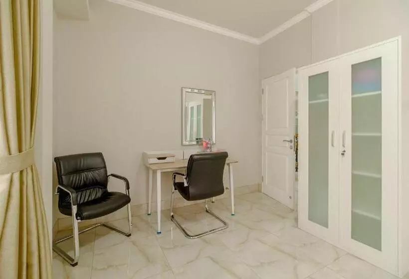 ペンション Reddoorz Near Taman Makam Pahlawan Cikutra