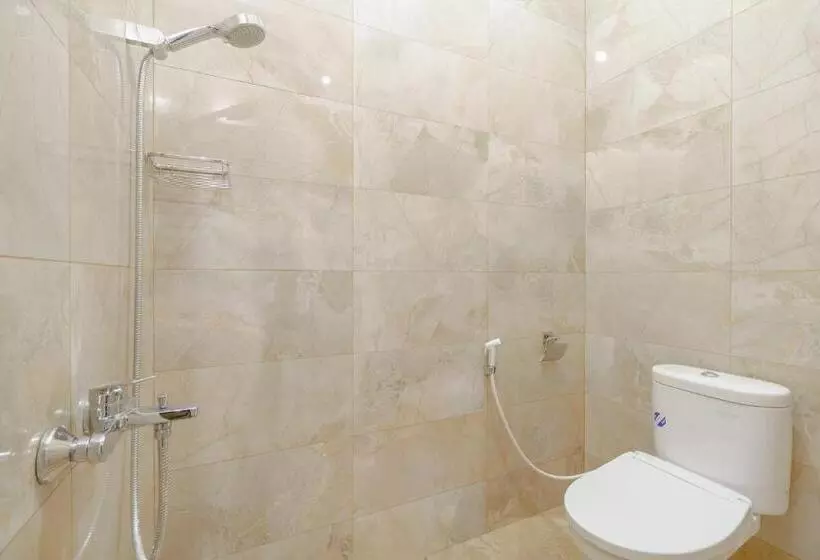 ペンション Reddoorz Near Taman Makam Pahlawan Cikutra