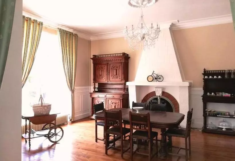 ベッドアンドブレックファースト Vue Du Château D'excideuil