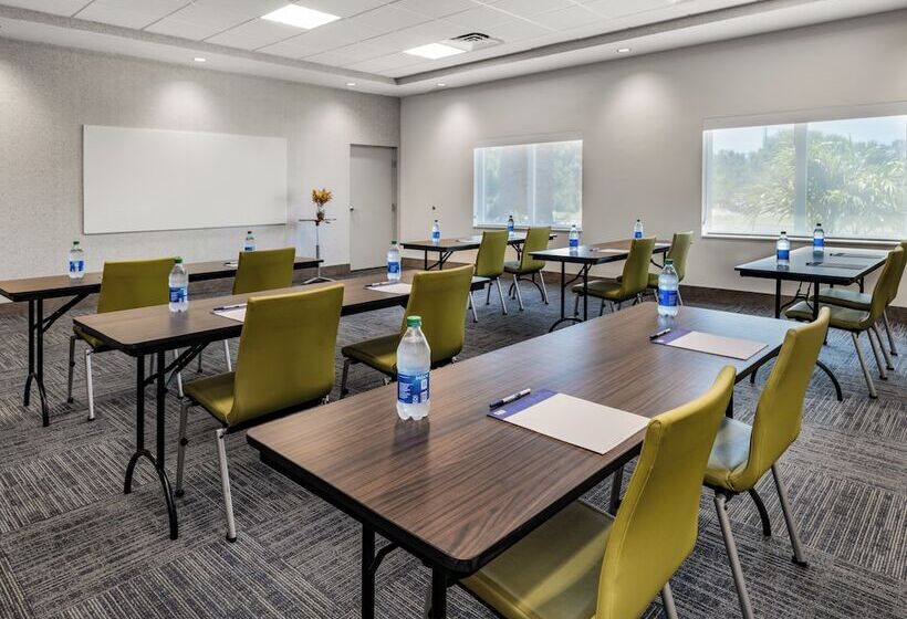 ホテル Holiday Inn Express & Suites   Ruskin, An Ihg