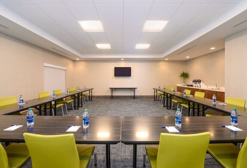 ホテル Holiday Inn Express & Suites   Ruskin, An Ihg