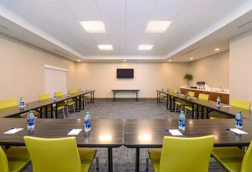 Hotelli Holiday Inn Express & Suites   Ruskin, An Ihg