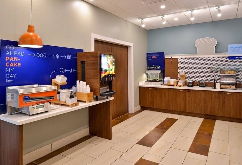 ホテル Holiday Inn Express & Suites   Ruskin, An Ihg