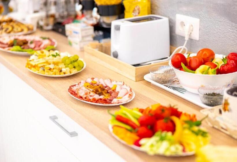 پانسیون Casa Cu Nuc