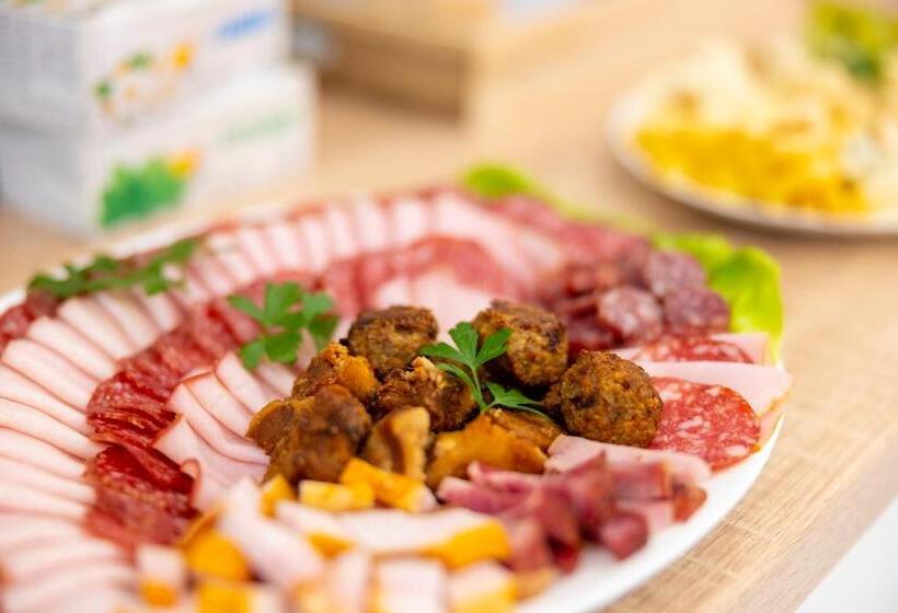 پانسیون Casa Cu Nuc