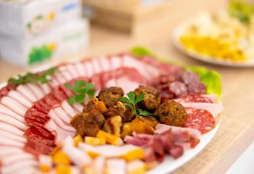 پانسیون Casa Cu Nuc