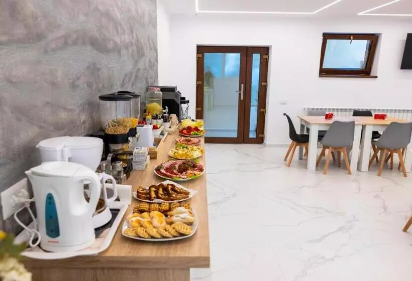 پانسیون Casa Cu Nuc