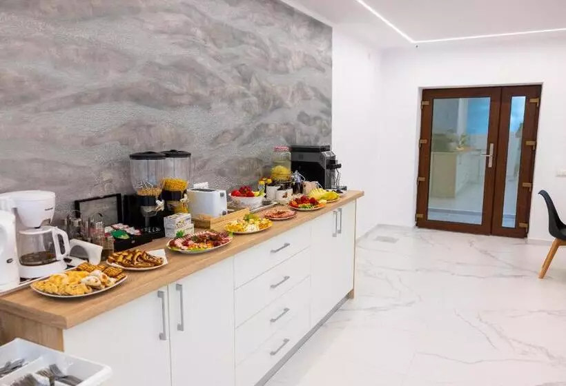 پانسیون Casa Cu Nuc