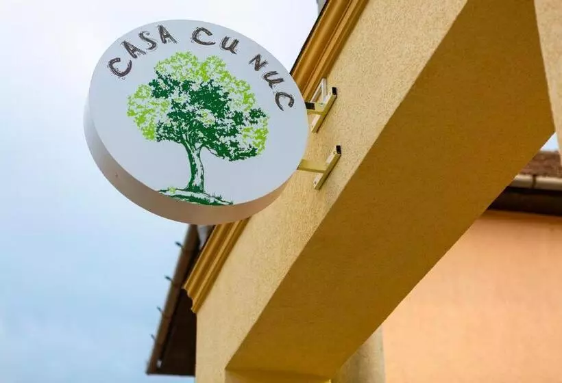 پانسیون Casa Cu Nuc