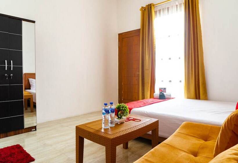 פנסיון Reddoorz Near Cipinang Indah Mall