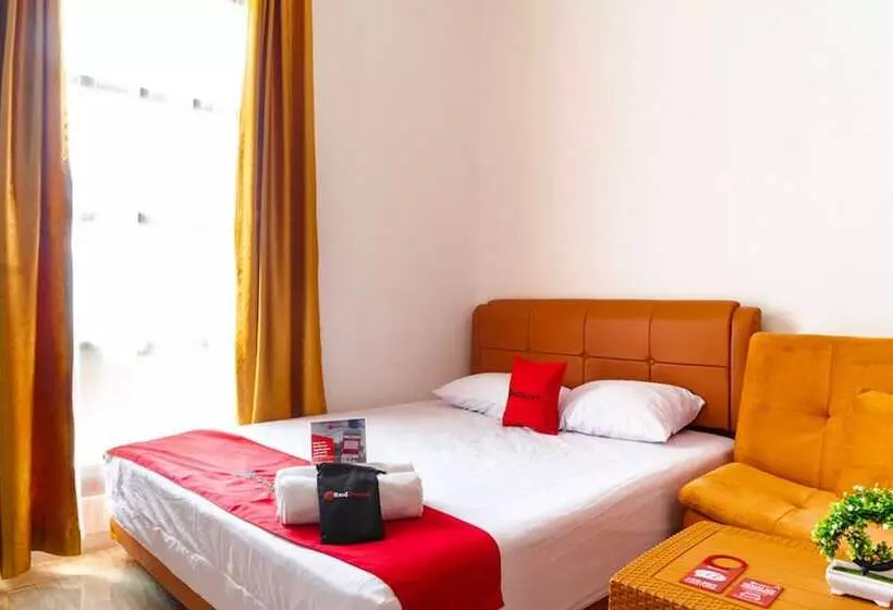 Majatalo Reddoorz Near Cipinang Indah Mall