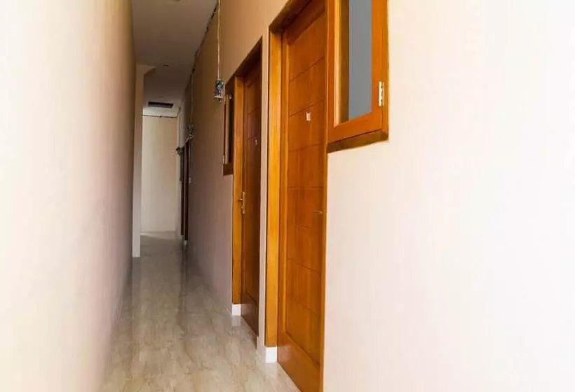 Majatalo Reddoorz Near Cipinang Indah Mall