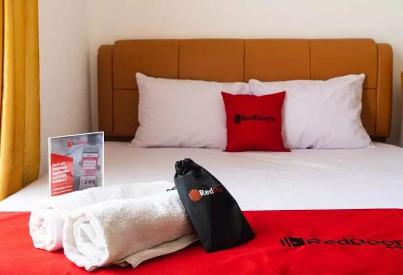 Majatalo Reddoorz Near Cipinang Indah Mall