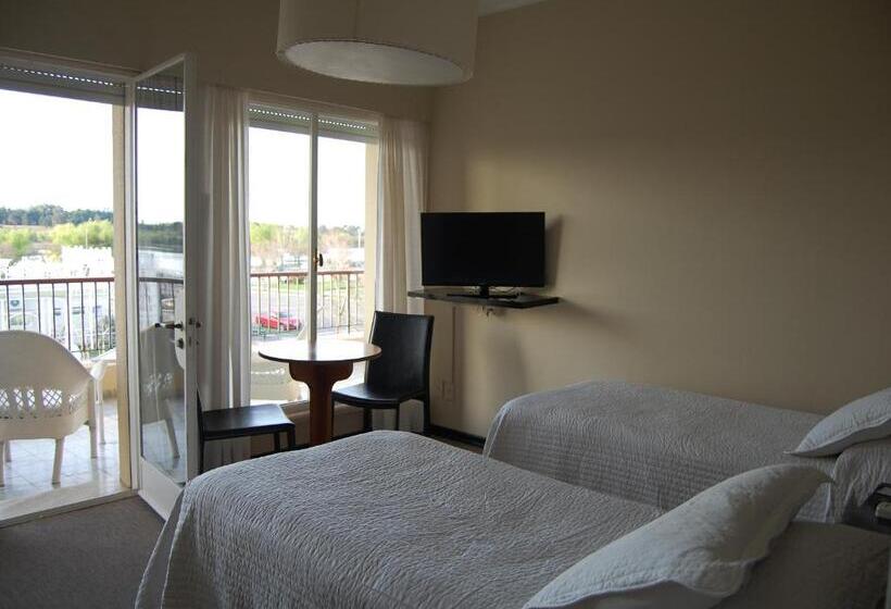 Отель Mercedes Rambla