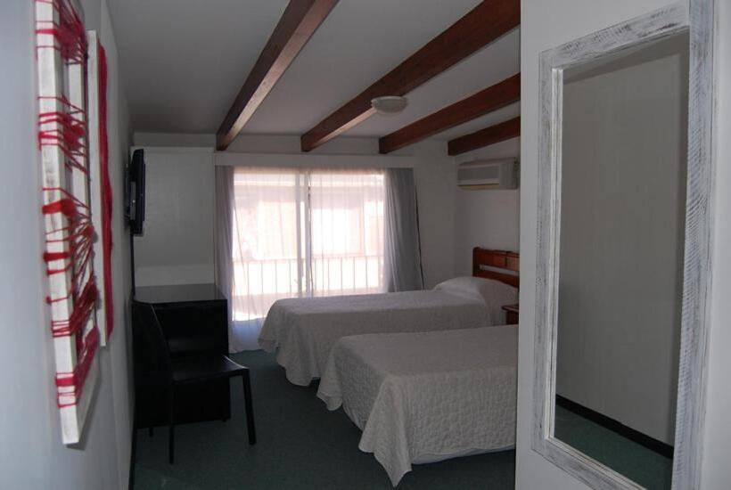 Отель Mercedes Rambla