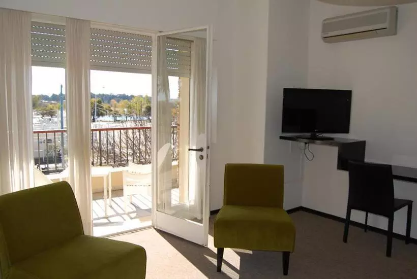 ホテル Mercedes Rambla