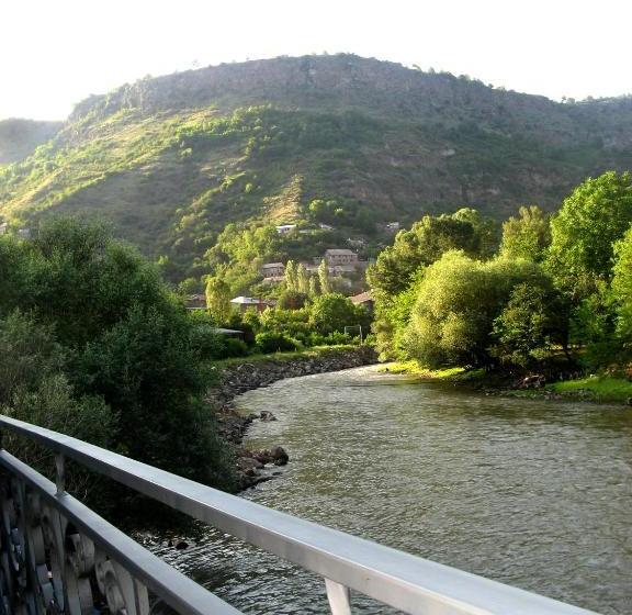 پانسیون New Sanahin