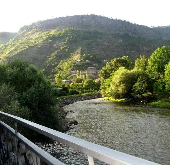 پانسیون New Sanahin