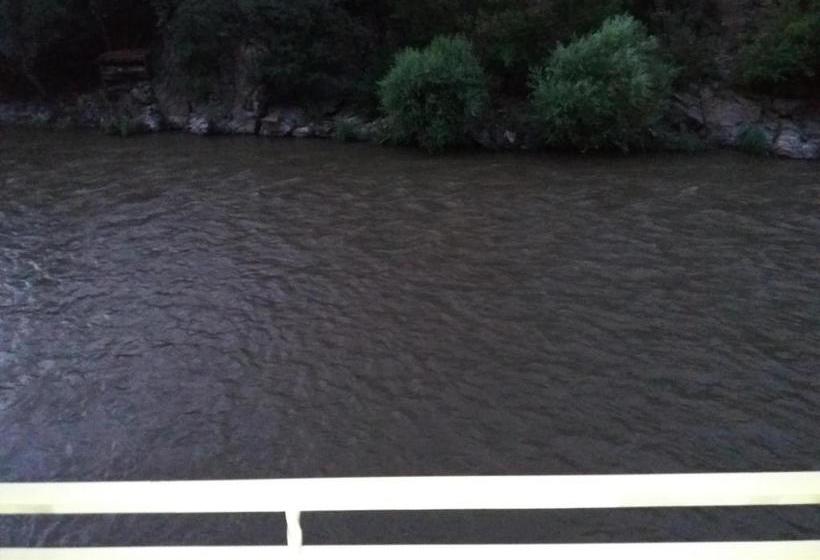 پانسیون New Sanahin