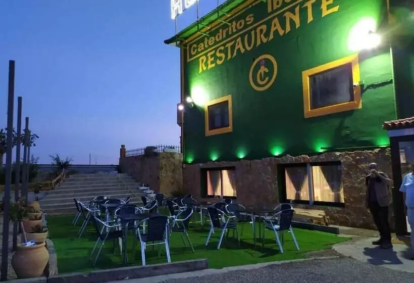 Majatalo Hostal Catedritos Ibéricos A 5 Km 154 A 5 Km De Oropesa A 1 Km De Herreruela De Oropesa