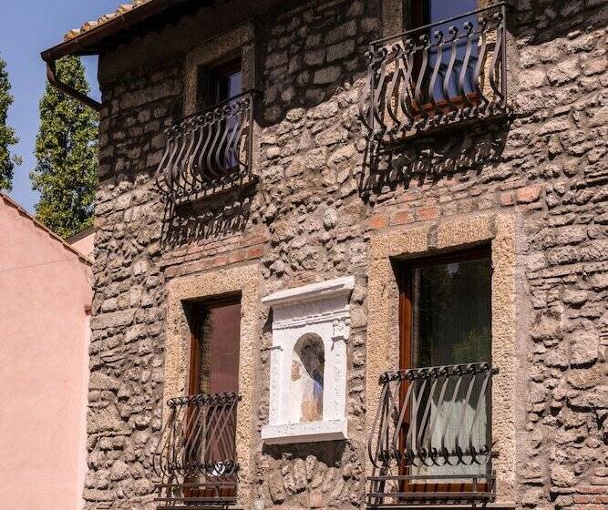 هتل Le Undici Rose