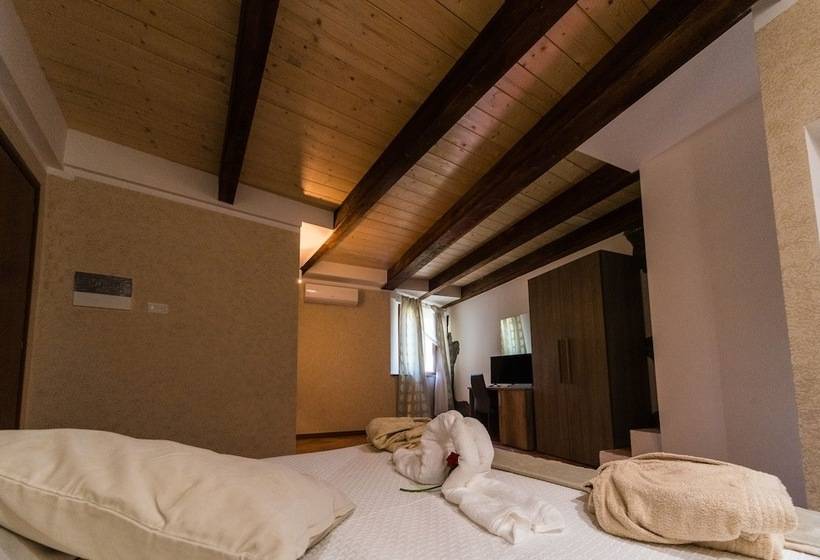 هتل Le Undici Rose