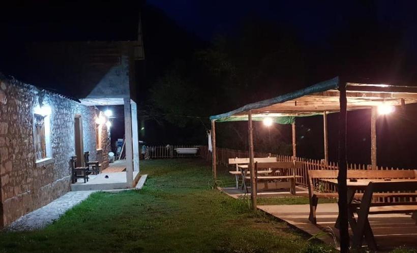 Majatalo Guest House Gjelaj