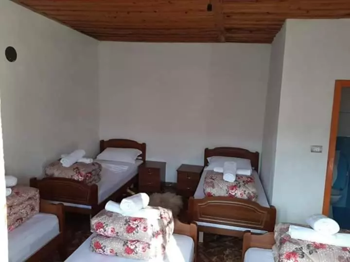 Majatalo Guest House Gjelaj