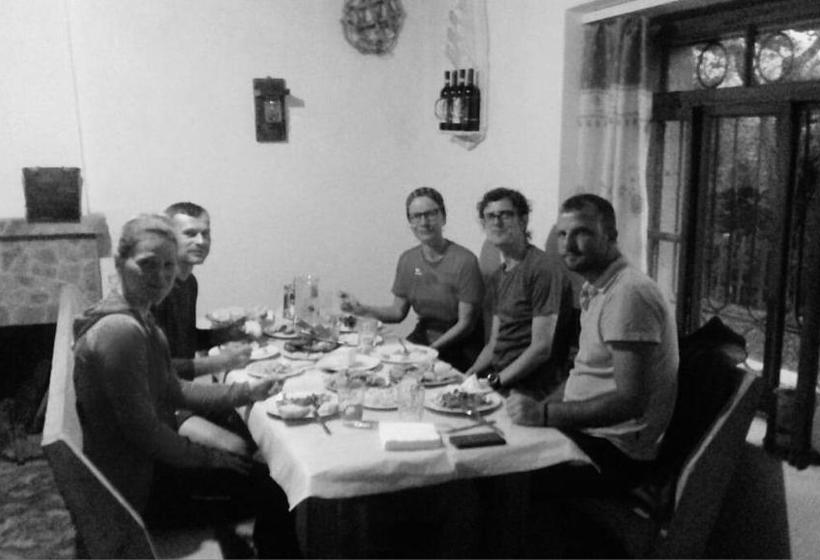 Majatalo Guest House Gjelaj