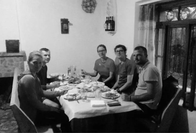 Majatalo Guest House Gjelaj