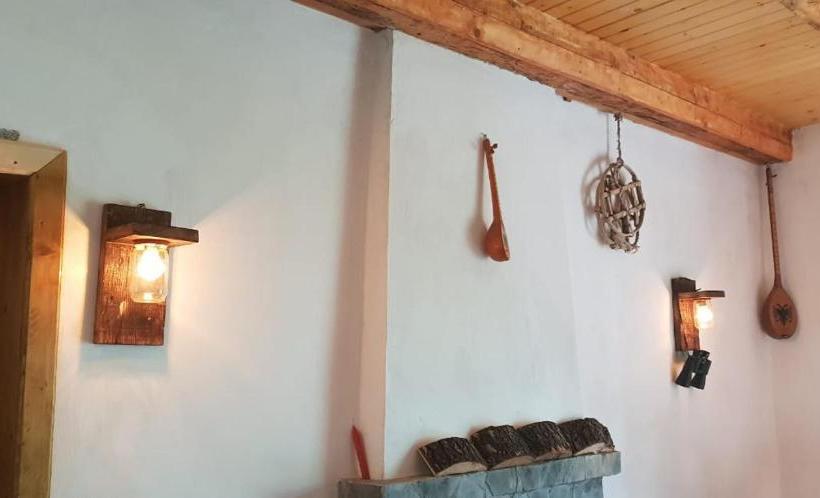 Majatalo Guest House Gjelaj