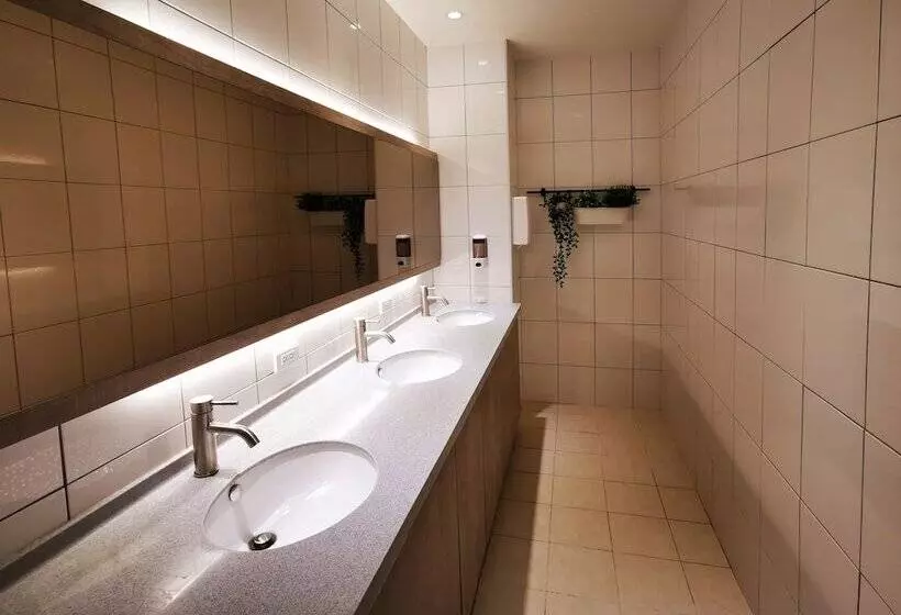 هاستل Bluewater Hotel Xpark Gloria Outlets Taoyuan Baseball Stadium