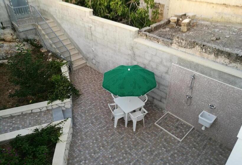 住宿加早餐 Domus Petrosa