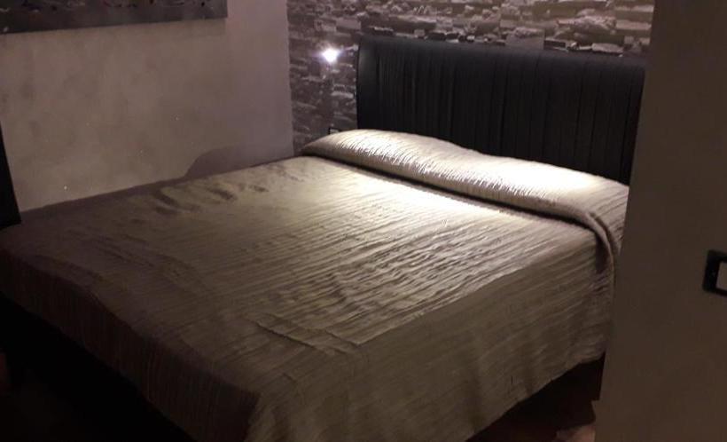 تختخواب و صبحانه A 2 Passi Da