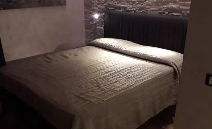 تختخواب و صبحانه A 2 Passi Da