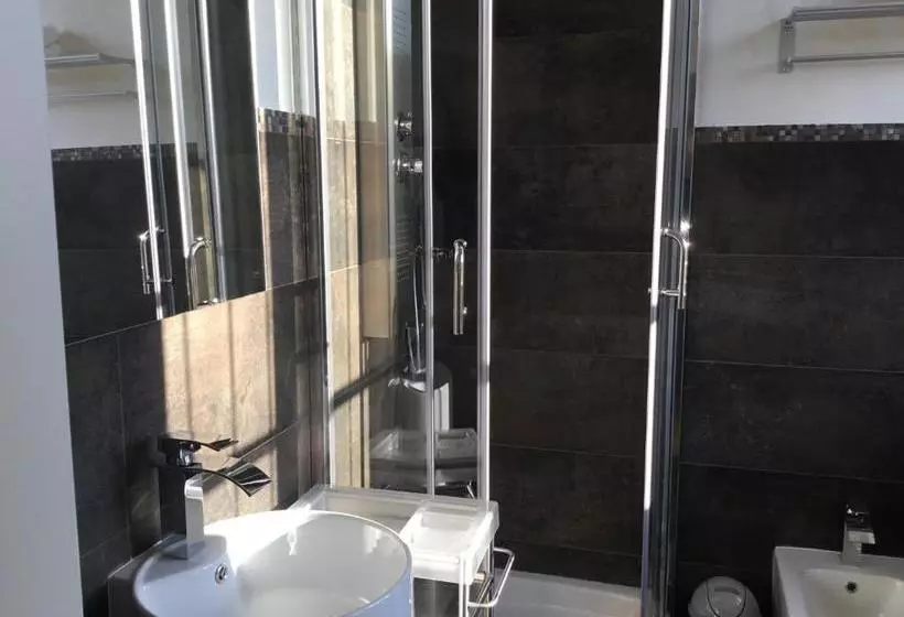 تختخواب و صبحانه A 2 Passi Da