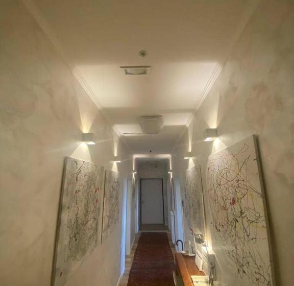 تختخواب و صبحانه A 2 Passi Da