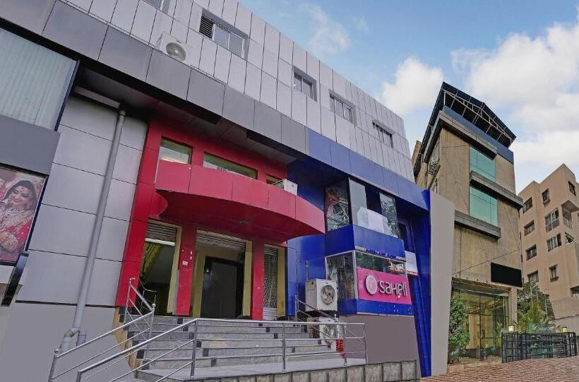 Hotel Super Collection O Kalinga Bapuji Nagar