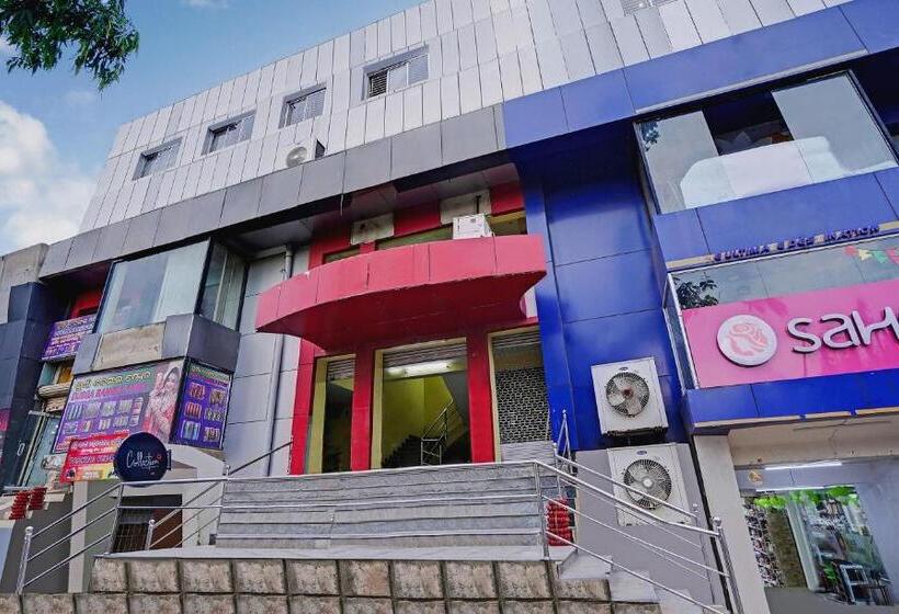 Hotel Super Collection O Kalinga Bapuji Nagar