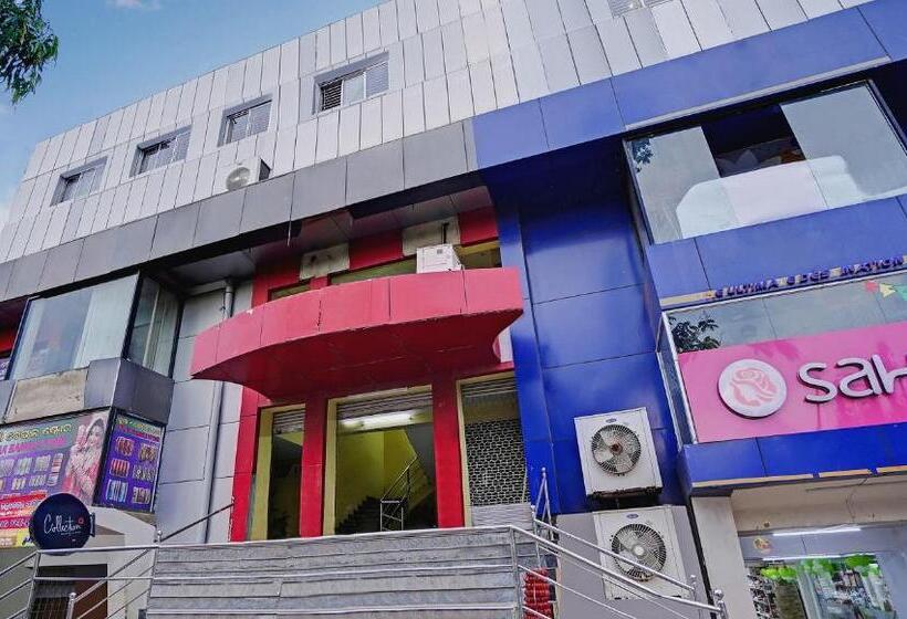 Hotel Super Collection O Kalinga Bapuji Nagar