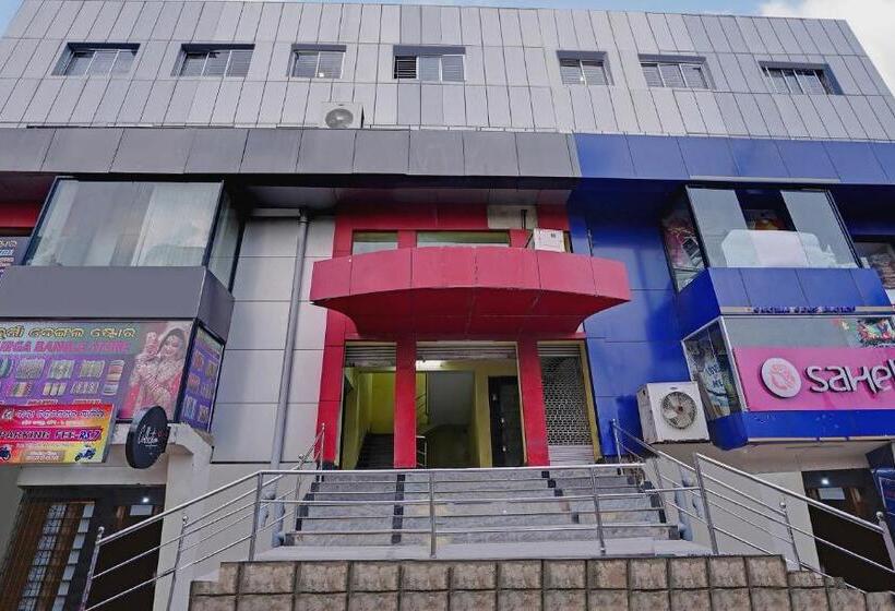 Hotel Super Collection O Kalinga Bapuji Nagar