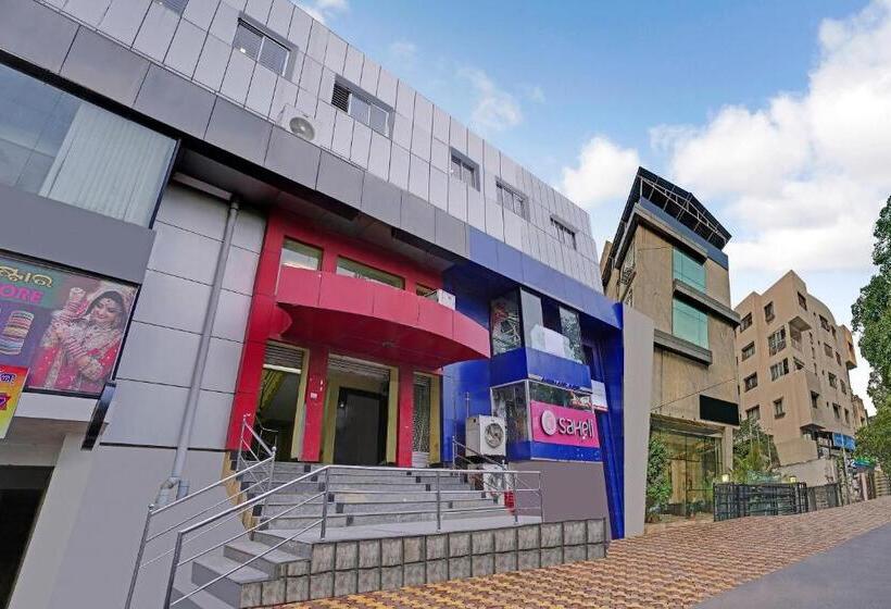 Hotel Super Collection O Kalinga Bapuji Nagar