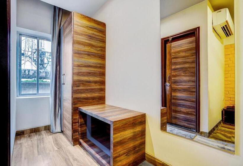 Hotel Super Collection O Kalinga Bapuji Nagar