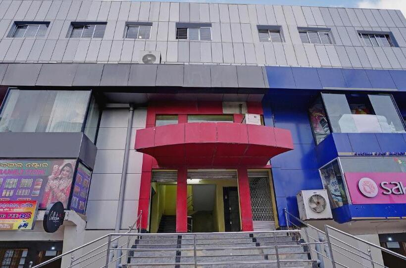 Hotel Super Collection O Kalinga Bapuji Nagar