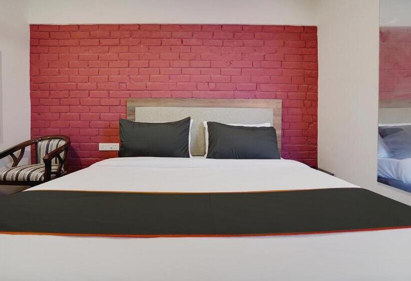 Hotel Super Collection O Kalinga Bapuji Nagar